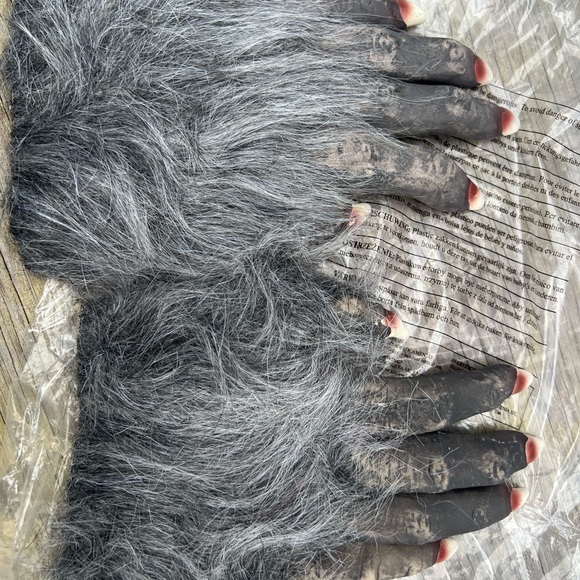 NWT kids Werewolf Costume glowing eyes Size Medium Halloween werewolf costume - Picture 8 of 13